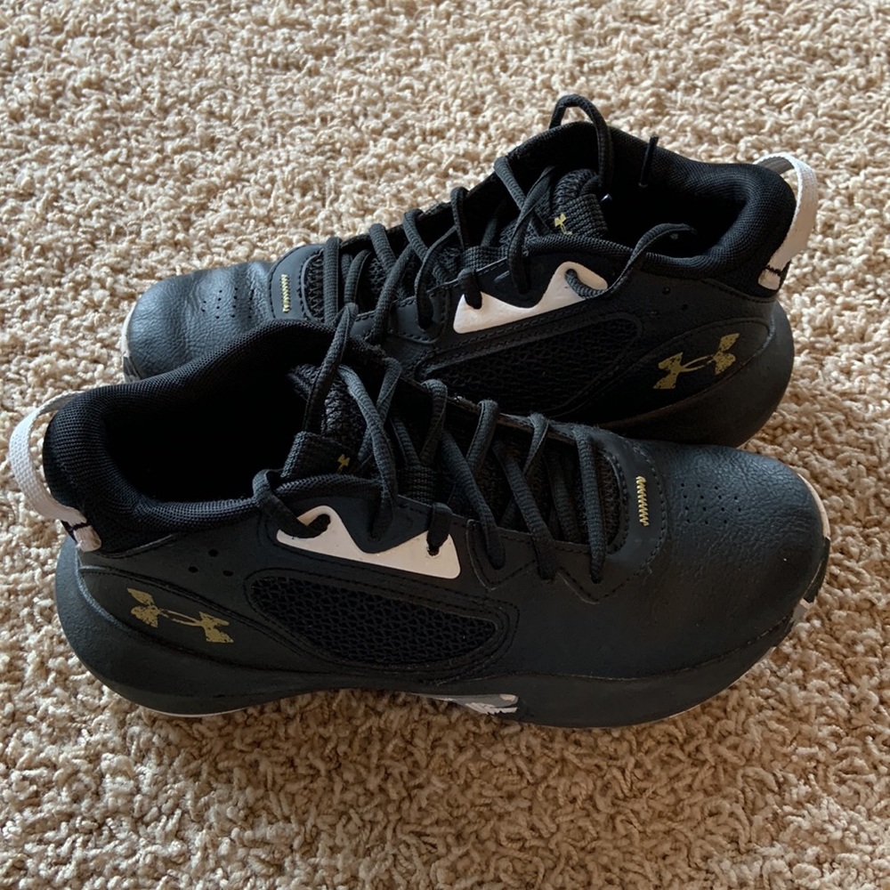 Under Armour Basketball Shoes